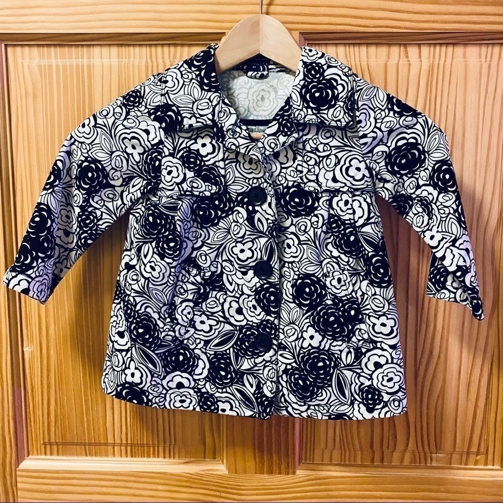 Gap black white flowered graphic swing coat jacket